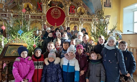 Протоиерей Александра Филиппова провел для детей экскурсию по храму