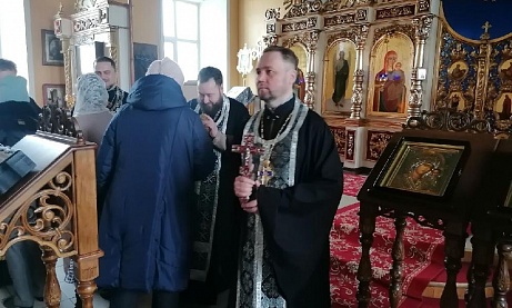В Прощеное воскресенье протоиерей Александр Филиппов совершил вечерню с чином прощения