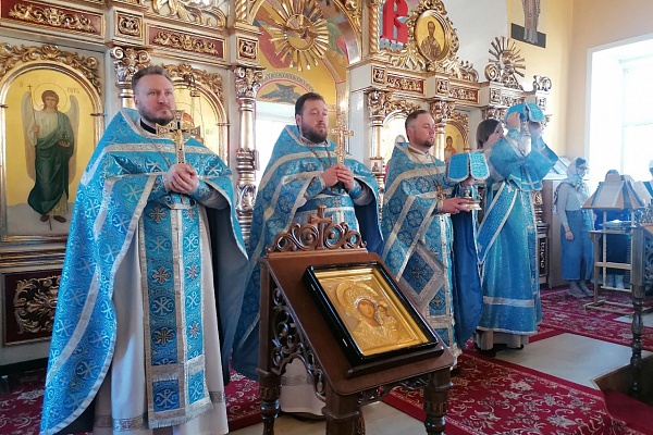Празднование Казанской иконы Божией Матери