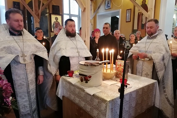 Протоиерей Александр Филиппов совершил Таинство Соборования