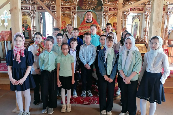 Встреча священника с учениками средней школы №60