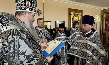 Святкйший Патриарх Кирилл наградил протоиерея Александра Филиппова богослужебно-иерархической наградой
