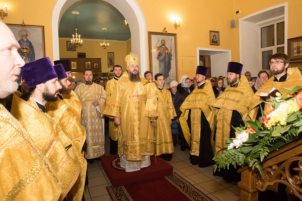 В канун престольного праздника митрополит Серафим возглавил всенощное бдение в нашем храме