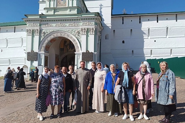 Воспитанники воскресной школы и прихожане нашего храма посетили святые места Московской области