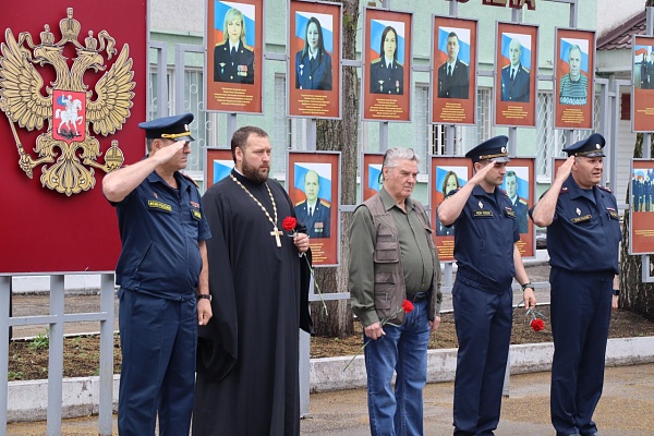 Протоиерей Антоний Шварев совершил панихиду в день памяти Героя России Александра Сергеева