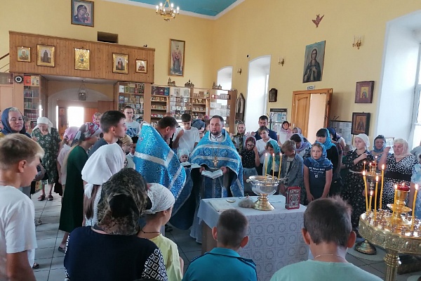 Протоиерей Александр Филиппов совершил литургию и молебен перед началом нового учебного года