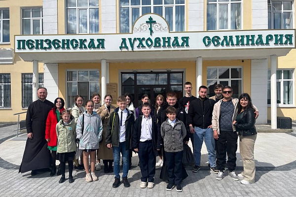 В Пензенской духовной семинарии состоялся концерт ВИА «Точка Света» из города Кузнецка
