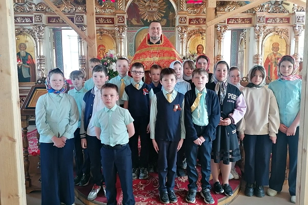 Иерей Владимир Журавлев встретился с учениками средней школы №60