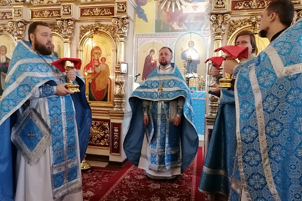 Празднование Введение во храм Пресвятой Богородицы