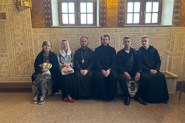 Преподаватели и студенты Пензенской духовной семинарии посетили Дивеево