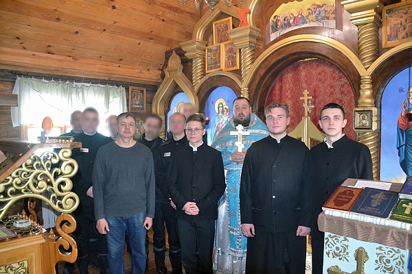 Протоиерей Антоний Шварёв совершил литургию в ИК-7