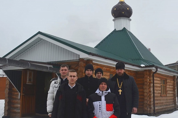 Протоиерей Антоний Шварёв совершил Божественную литургию в ИК-7 