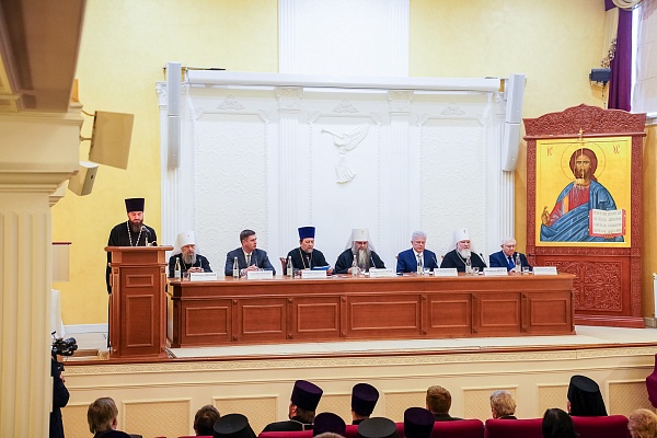 Протоиерей Александр Филиппов прошел курсы повышения квалификации для преподавателей догматического и сравнительного богословия в Нижнем Новгороде