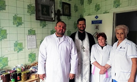 Иерей Сергий Беляков посетил Дом ночного пребывания