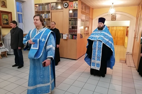 Всенощное бдение в канун праздника Сретение Господне