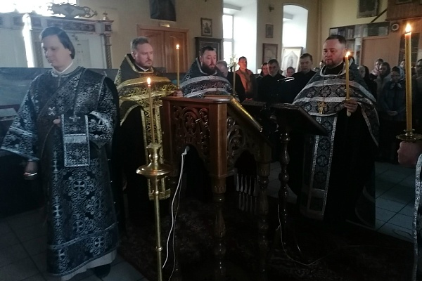 Вечерня с чином Пассии