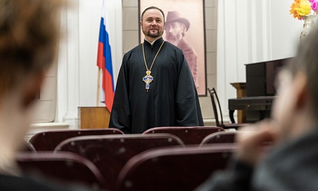 Протоиерей Александр Филиппов руководил секцией по искусству в рамках X Региональных Рождественских чтений