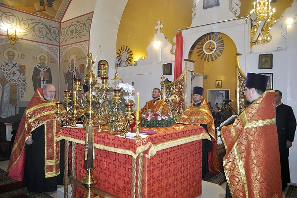 Всенощное бдение в канун празднования Воздвижения Животворящего Креста Господня