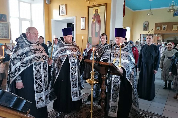 Протоиерей Александр Филиппов  совершил утреню с чтением Великого канона преподобного Андрея Критского