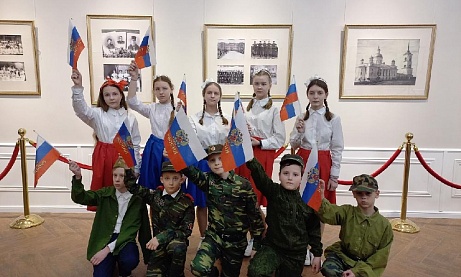 Воспитанники воскресной школы "Азбука веры" поздравили россиян с днём Собора Пензенских святых и с  Днём России